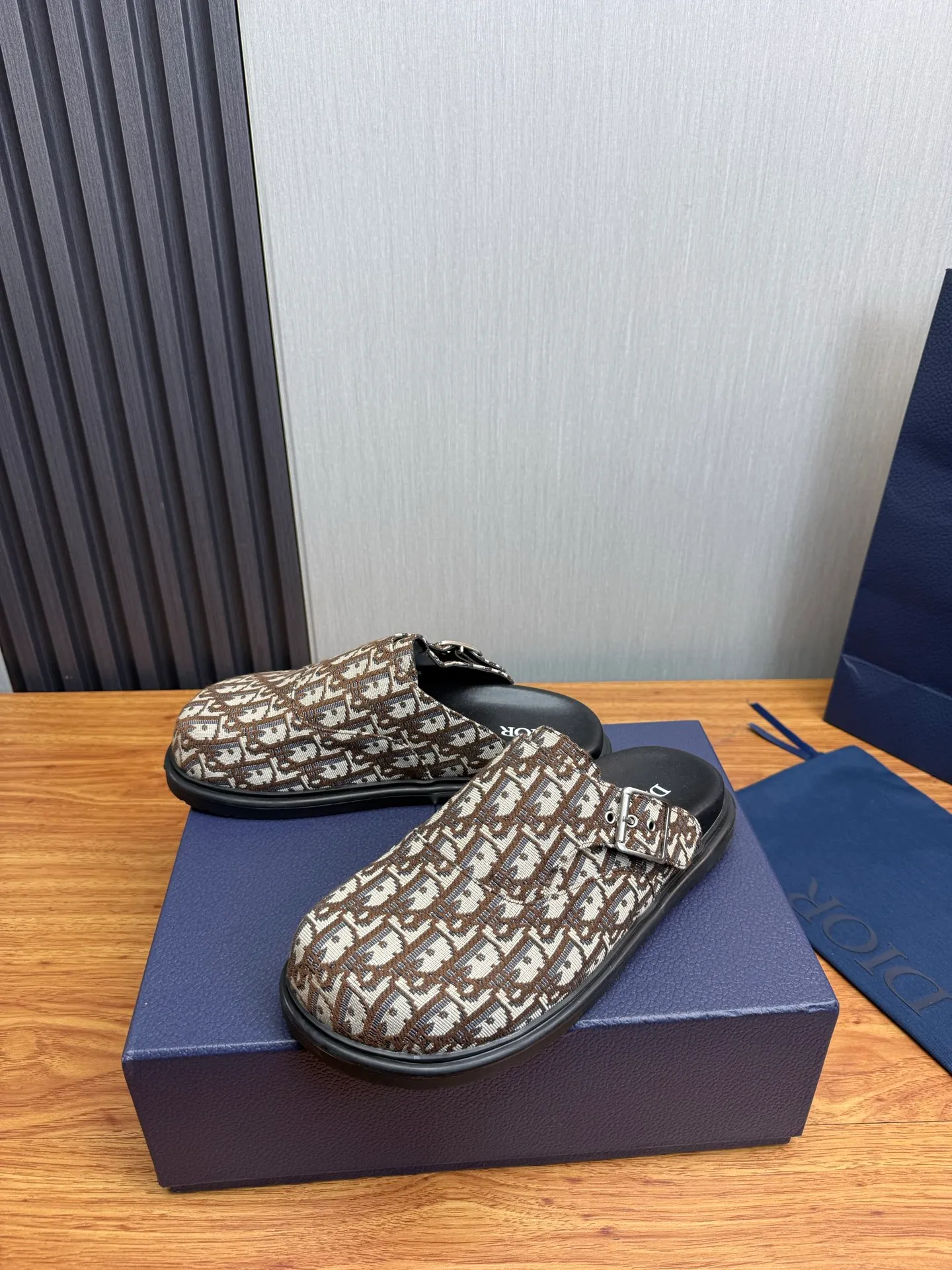 Men's men's shoes 420💰 Dior. Men's slippers🩴Official website 1:1 production 38-45 yards 45 46 🉑️Customized original material shipped✅